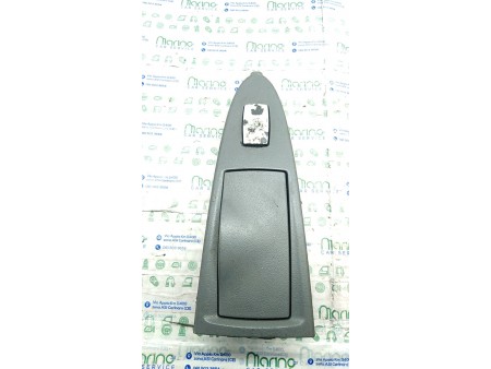 INTERRUTTORE ALZACRISTALLI PORTA POST. DX. FIAT CROMA (2T) (04/05-10/07) 939A2000 735448295