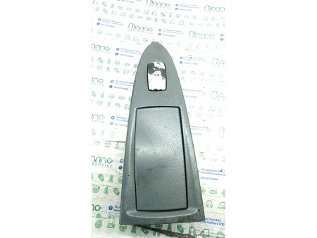 INTERRUTTORE ALZACRISTALLI PORTA ANT. GRIGIO DX. FIAT CROMA (2T) (04/05-10/07) 939A2000 735398869