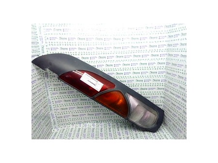 FANALE POST. 2 PORTE BATTENTI DX. RENAULT KANGOO (08/97-04/03) K9KB7 8200103292