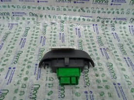 INTERRUTTORE ALZACRISTALLI PORTA ANT. DX. TOYOTA AYGO 1A SERIE (04/05-10/14) 1KRFE 848100H010