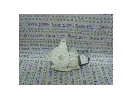 MOTORINO ALZACRISTALLO PORTA ANT. DX. MERCEDES-BENZ CLASSE A (W176) (07/12-11/15) K9K A2469065200