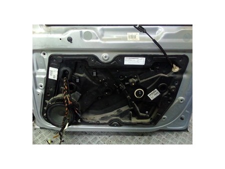 ALZACRISTALLO ELETTR. PORTA ANT. DX. VOLKSWAGEN GOLF (5K/AJ) (09/08-) CBA 5K0837462D