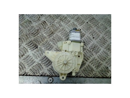 MOTORINO ALZACRISTALLO PORTA ANT. DX. MERCEDES-BENZ CLASSE A (W176) (07/12-11/15) K9K A2469065200
