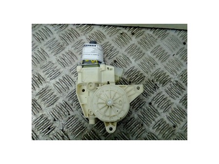 MOTORINO ALZACRISTALLO PORTA ANT. SX. MERCEDES-BENZ CLASSE A (W176) (07/12-11/15) K9K A2469065100
