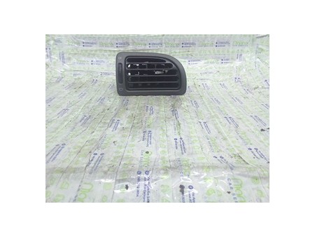 BOCCHETTA ARIA LAT. CRUSCOTTO DX. PEUGEOT 407 (03/04-03/12) EW12J4 8265L4