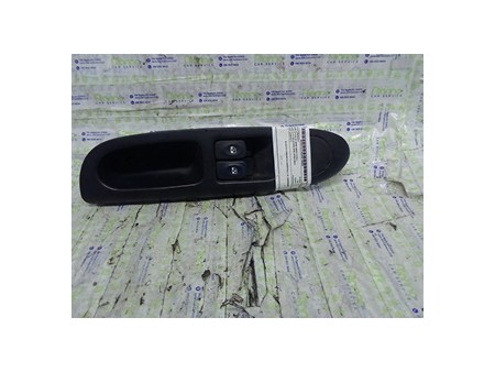 BLOCCO COMANDI ALZACRISTALLI SX. RENAULT CLIO 2A SERIE (05/01-11/10) D4FG7 8200084008