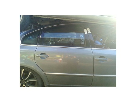 PORTA POST. DX. VOLKSWAGEN PASSAT (3B) (10/00-03/06) AVF 3B5833052AB