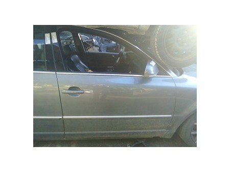 PORTA ANT. DX. VOLKSWAGEN PASSAT (3B) (10/00-03/06) AVF 3B4831052BE