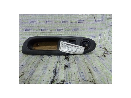 BLOCCO COMANDI ALZACRISTALLI SX. RENAULT CLIO 2A SERIE (05/01-11/10) K9KA7 8200084008