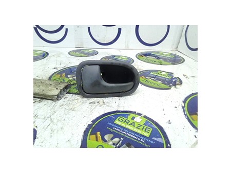 MANIGLIA INT. APERTURA  PORTA ANT. SX MAZDA 323 (05/99-07/04) RF NB4692085015002SX