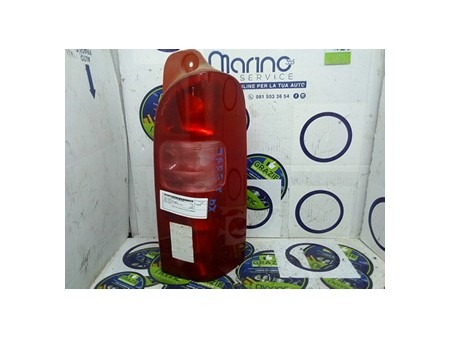 FANALE POST. P/PORTE POST.180 DX. RENAULT TRAFIC (06/01-09/06) G9UB7 8200336834