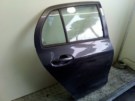 PORTA POST. DX. TOYOTA YARIS (11/05-02/12) 1KRFE 670030D110