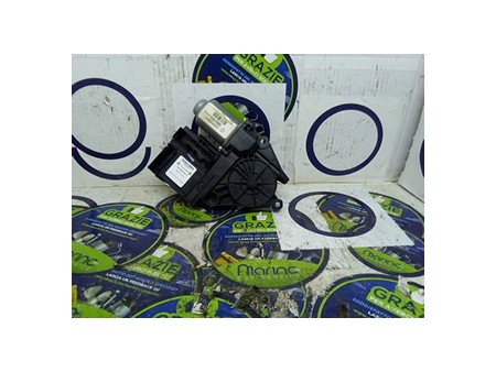 MOTORINO ALZACRISTALLO PORTA ANT. C/ DX. VOLKSWAGEN GOLF (1K) (10/03-12/09) BXE 5K0959702AZ08