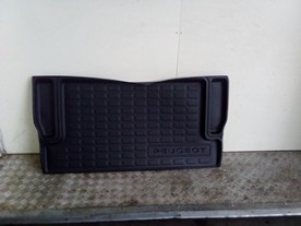 LUGGAGE COMPARTMENT MAT...