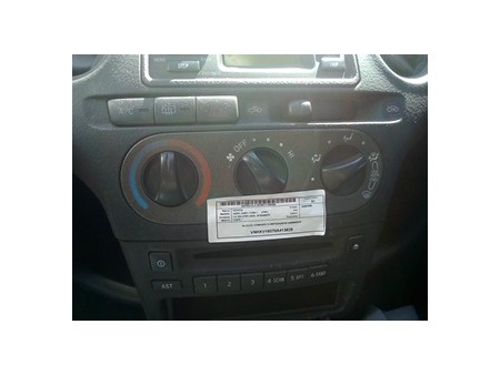 BLOCCO COMANDO CLIMATIZZAZIONE TOYOTA YARIS (10/01-11/05)     (FRP) 1SZFE 846600D010