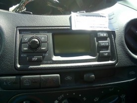 TOYOTA YARIS CAR RADIO...