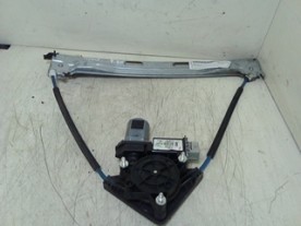 ALZACRISTALLO ELETTR. PORTA POST. C/ SX. FIAT 500L LIVING (73) (07/13-) 330A1000 51980516 FIAT 500L LIVING (73) (07/13-) 330A100