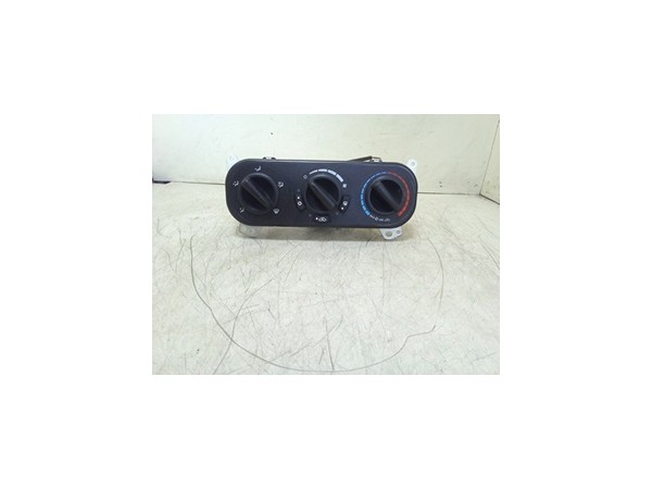 BLOCCO COMANDO CLIMATIZZAZIONE DODGE CALIBER (05/06-) BWD K55111878AE DODGE CALIBER (05/06-) BWD K55111878AE