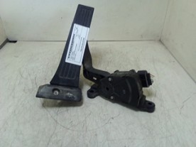 PEDALE ACCELERATORE HYUNDAI IX35 (02/10-) D4FD 327002S000 HYUNDAI IX35 (02/10-) D4FD 327002S000