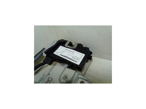 SERRATURA PORTA ANT. DX. HYUNDAI IX35 (02/10-) D4FD 813202Y010 HYUNDAI IX35 (02/10-) D4FD 813202Y010