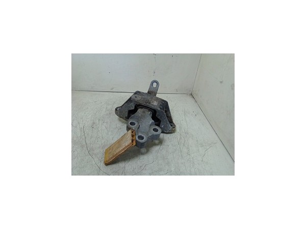 SUPPORTO ANT. MOTORE OPEL ASTRA (P10) (10/09-) B16DTH NB7435016042060 OPEL ASTRA (P10) (10/09-) B16DTH NB7435016042060