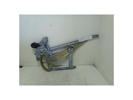 ALZACRISTALLO PORTA ANT. SX. TOYOTA YARIS (10/01-11/05)     (FRP) 1NDTV 698200D020