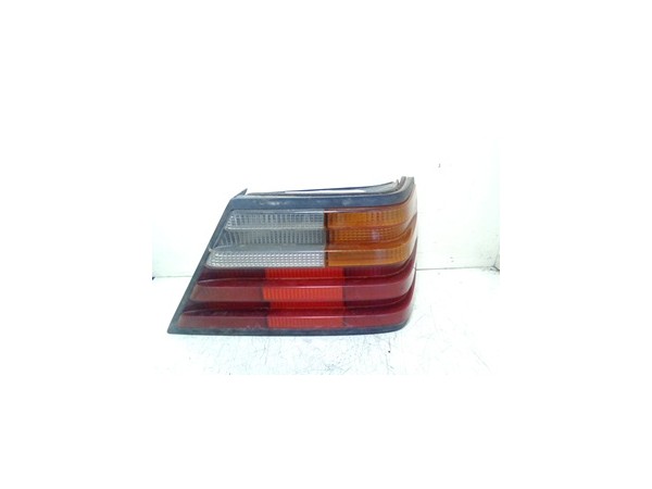 FANALE POST. DX MERCEDES SERIE E      (*124)  NB0868000033002409034218DX