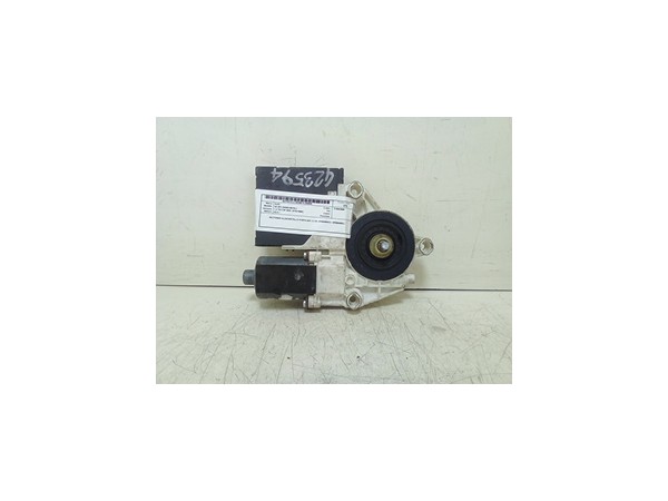 MOTORINO ALZACRISTALLO PORTA ANT. C/ DX. AUDI A3 (8P) (04/03-06/10) BLS 8P0959802G