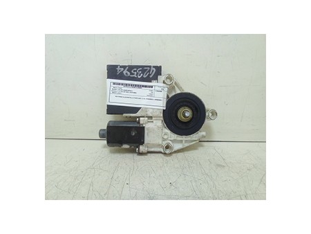 MOTORINO ALZACRISTALLO PORTA ANT. C/ DX. AUDI A3 (8P) (04/03-06/10) BLS 8P0959802G