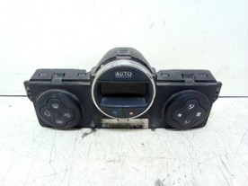 BLOCCO COMANDO CLIMATIZZAZIONE RENAULT CLIO 3A SERIE (05/09-)  7701070473
