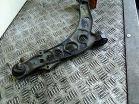 BRACCIO OSCILLANTE SOSP. ANT. DX. FIAT PUNTO 1A SERIE (11/93-10/99) 176A6000 46430003