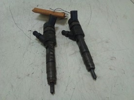 INIETTORE DIESEL RENAULT SCENIC 2A SERIE (06/03-08/09) F9Q804 8200389369