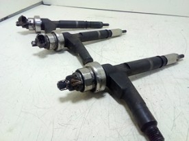 INIETTORE DIESEL OPEL MERIVA (X03) (03/03-12/10) Z17DT 98433634