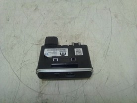 PRESA DI CORRENTE MEDIA HUB C/USB/AU FIAT 500X (7X) (01/22-)  735650649
