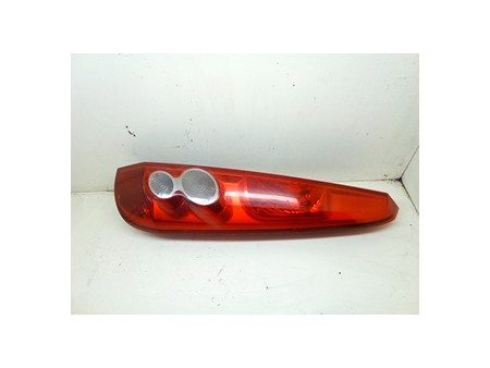 FANALE POST. DX. FORD FIESTA (CBK) (03/02-12/05) FUJA 1324561