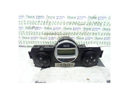 BLOCCO COMANDO CLIMATIZZAZIONE RENAULT CLIO 3A SERIE (05/09-) D4FD7 7701070473
