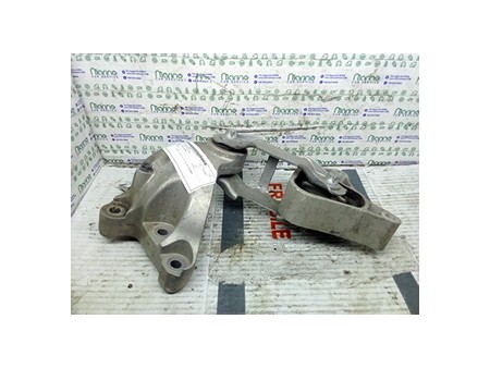 SUPPORTO ELASTICO SUP. POST. MOTORE MERCEDES-BENZ CLA (C117) (01/13-10/16)  A2462400809